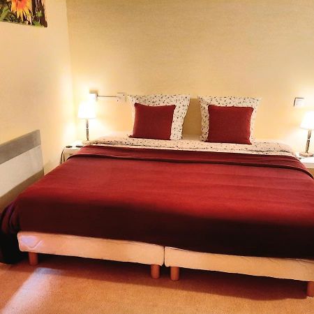 Bed and Breakfast Domaine Lou Castet Tuzaguet Exterior foto