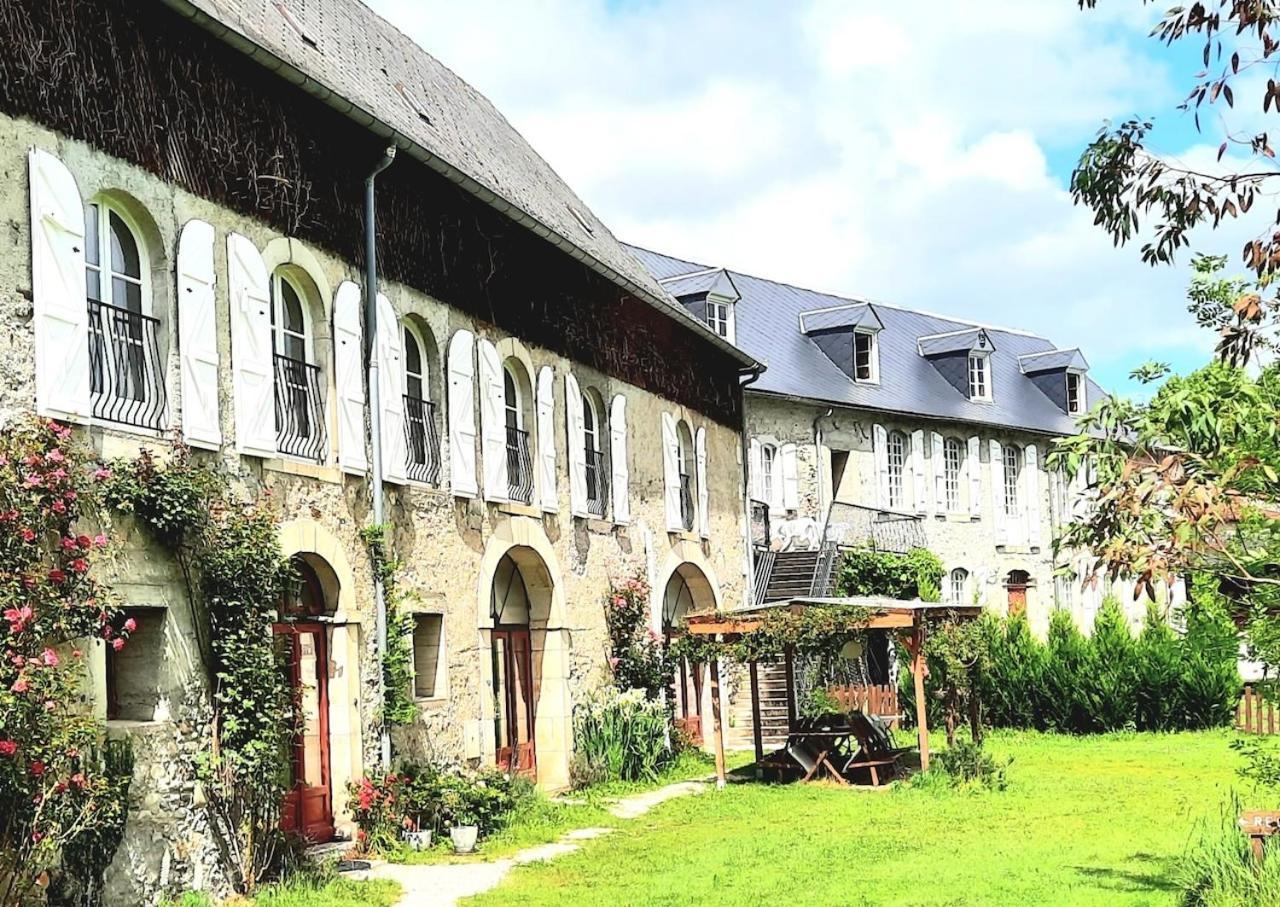 Bed and Breakfast Domaine Lou Castet Tuzaguet Exterior foto