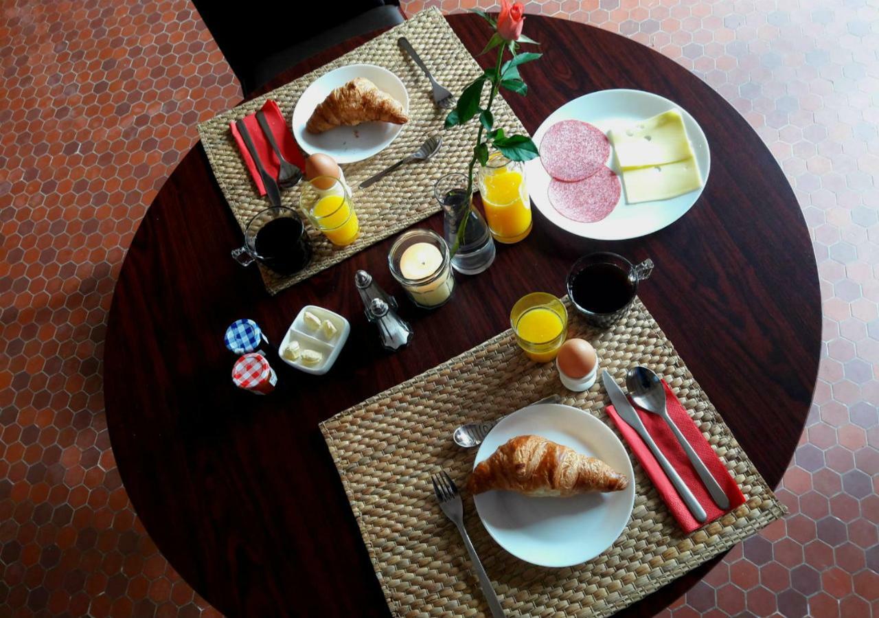 Bed and Breakfast Domaine Lou Castet Tuzaguet Exterior foto